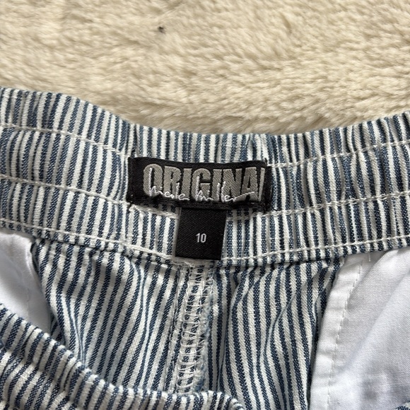 Nicole Miller Blue Pinstripe Cotton Shorts – Size 10 | Coastal Chic | - Picture 7 of 8